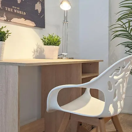 Mood - New & Special Aparthotel 4*