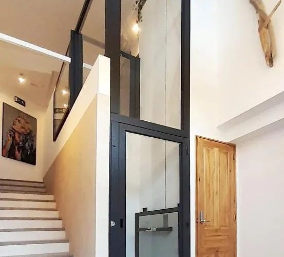 Mood - New & Special Aparthotel Bilbao